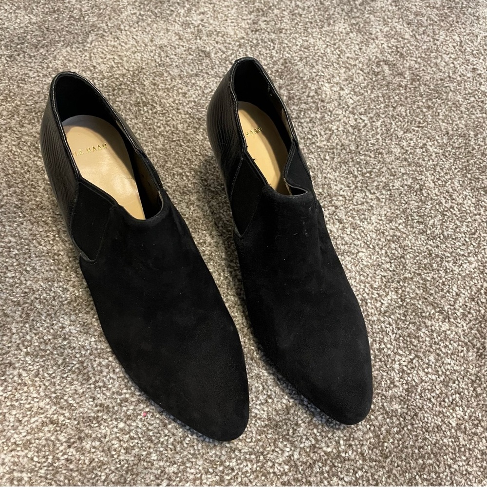 Cole Haan Women's Size 8B Black Suede Ankle Slip On Stiletto Heels Pointed Toe